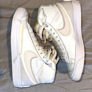 Nike Blazer '77 Infinite Mid Summit White WN Sz 7